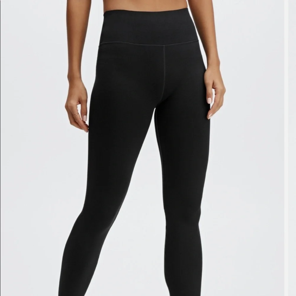 NWT Fabletics Scuptknit Leggings - Picture 1 of 4